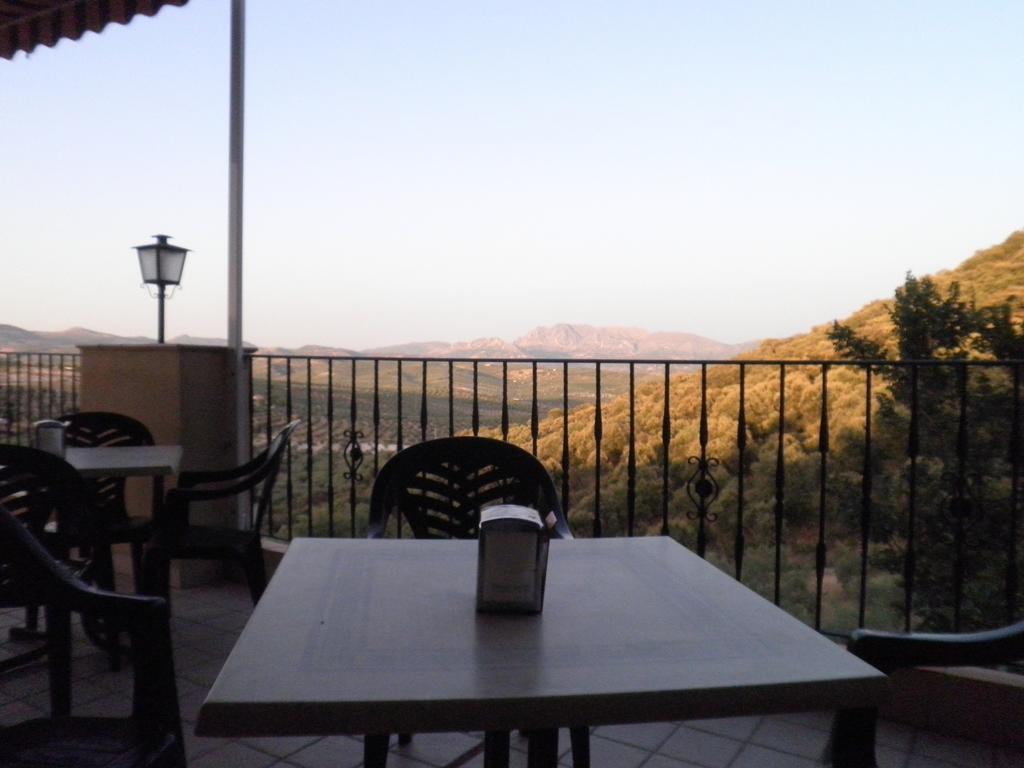Hotel Sierra De Araceli Лусена Екстер'єр фото