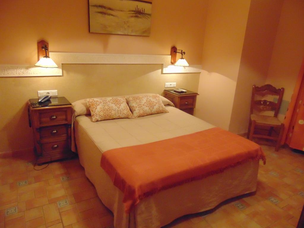 Hotel Sierra De Araceli Лусена Екстер'єр фото