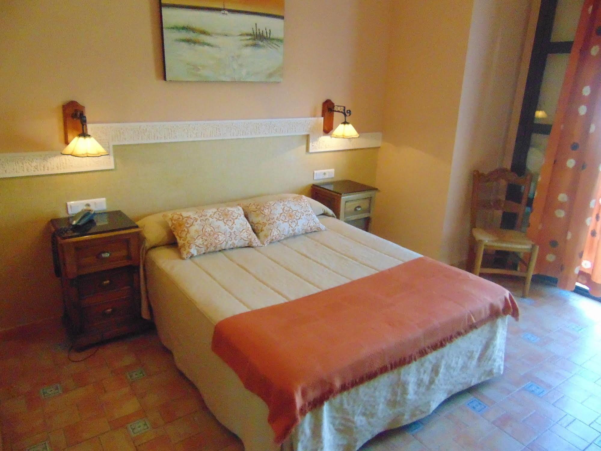 Hotel Sierra De Araceli Лусена Екстер'єр фото