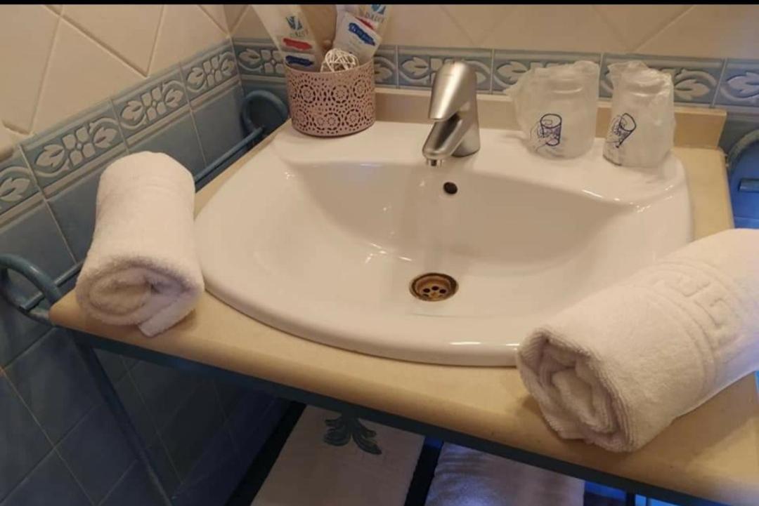Hotel Sierra De Araceli Лусена Екстер'єр фото